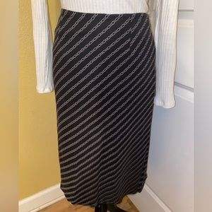 Black skirt. Size: 6. Good condition. Brand: Talbots